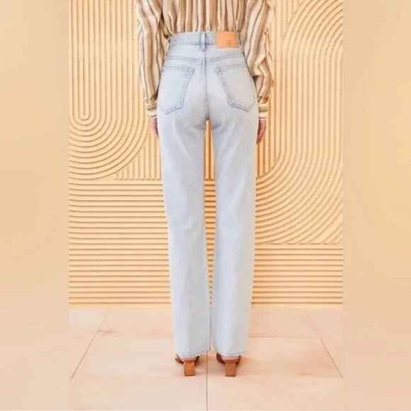 Ulla Johnson Agnes Jeans in Glacier Wash - Picture 2 of 16